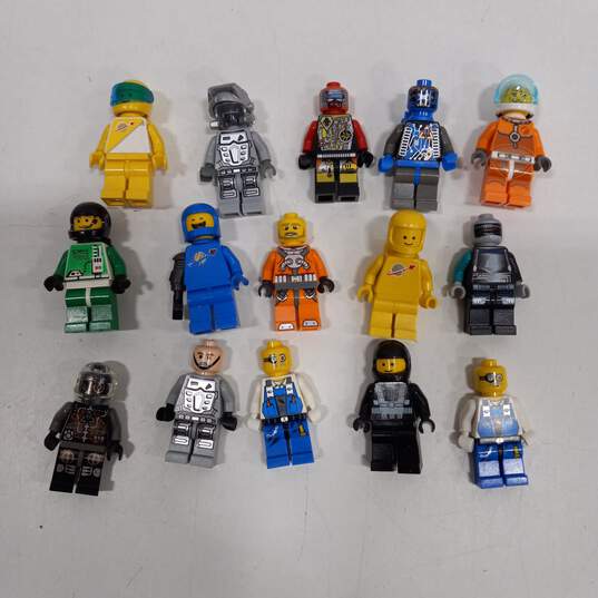 Bundle of Lego Space Minifigures image number 1