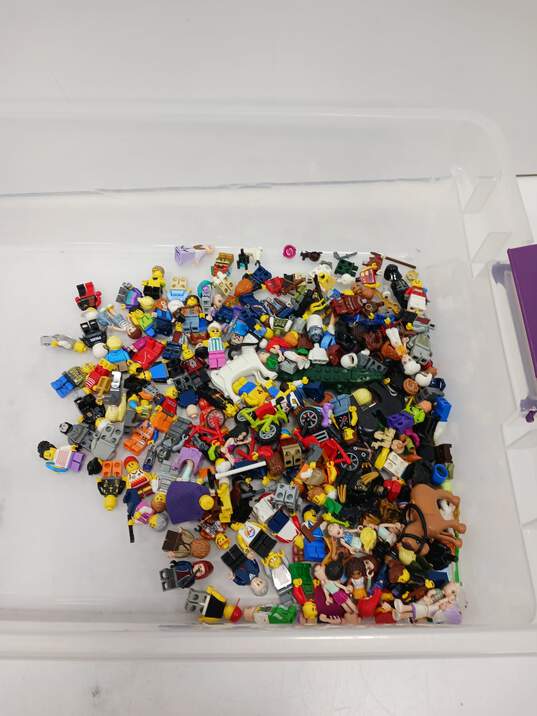 1.5lb Bundle of Assorted Lego Minifigures image number 1