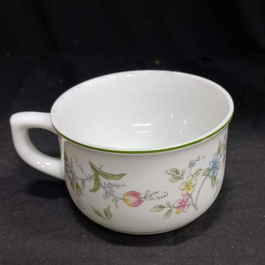 Bundle of Andrea Corona Teapot And Cup, And 4 Floral 39/6 Cups image number 3