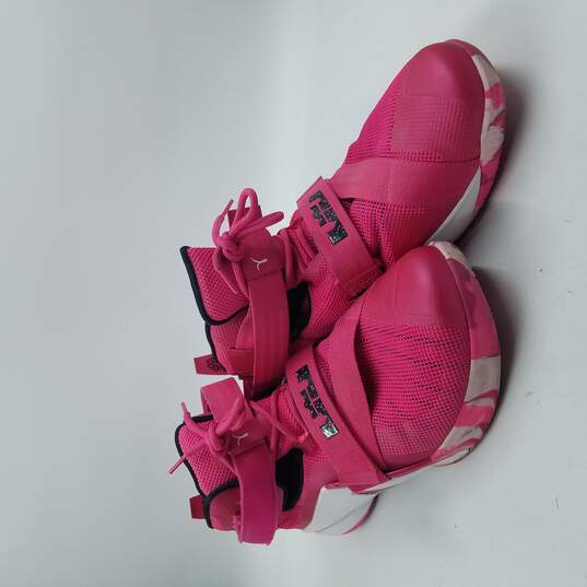 Nike Lebron Soldier 9 'Think Pink' Sneakers Men's Sz 13 image number 3