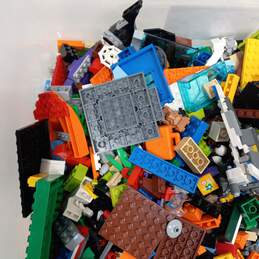 8.5 Lb Bulk of Legos