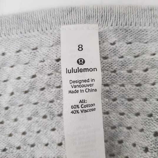 Lululemon Women's Athletica Light Grey V-Neck Blouse Top Size 8 image number 3
