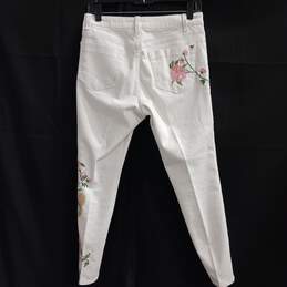 Nanette Lepor Women's Floral Embroidered White Jeans Size 8 alternative image