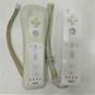 Nintendo Wii w/ 2 Controllers 2 Games image number 7