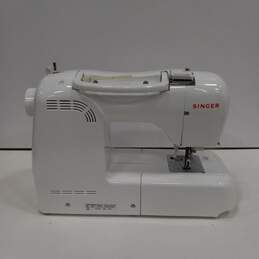 Singer Curvy Model 8763 Sewing Machine and Accessories alternative image