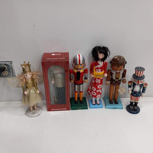 6pc. Lot of Assorted Nutcrackers image number 1