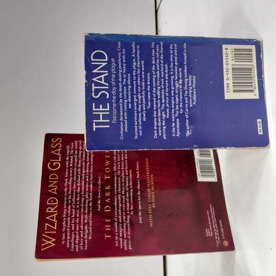 Bundle of 4 Assorted Stephen King Thriller Books image number 4
