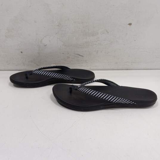OluKai Ho'oplo Sandals Women's Black Flip Flops Size 6 image number 2