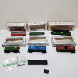 Lot of 6 Lionel HO Toy Trains W/Accessories
