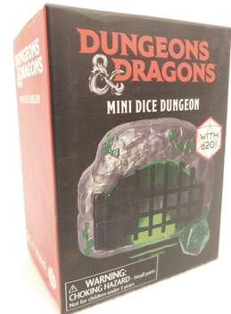Dungeon & Dragons D&D Beholder Figurine &  Mini Dungeon  Sealed alternative image