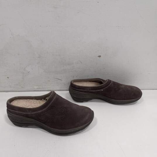 Columbia Women's Slip On Shoes Size 8 image number 4