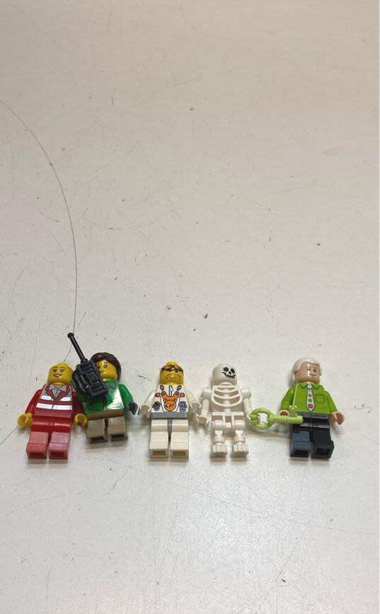 Mixed Themed Lego Minifigures Bundle (Set Of 30) image number 7
