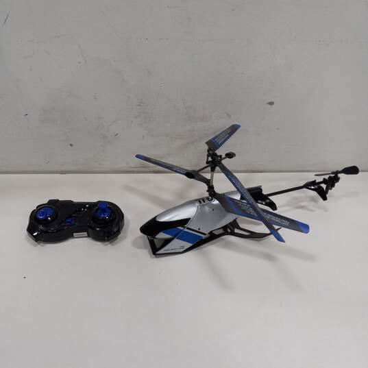 Sky Rover Renegade Indoor/Outdoor Toy Helicopter w/ Remote Control image number 1