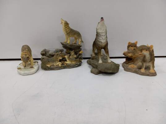 4pc Set of Wolf Figurines image number 1