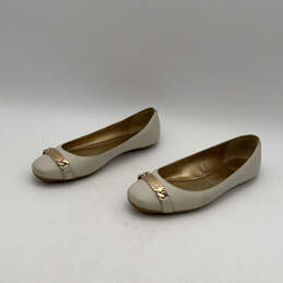 Womens Beige Leather Round Toe Comfort Slip-On Ballet Flats Size 7 alternative image