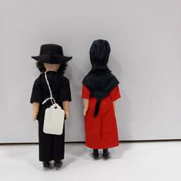 Pair of Amish Dolls in Box alternative image