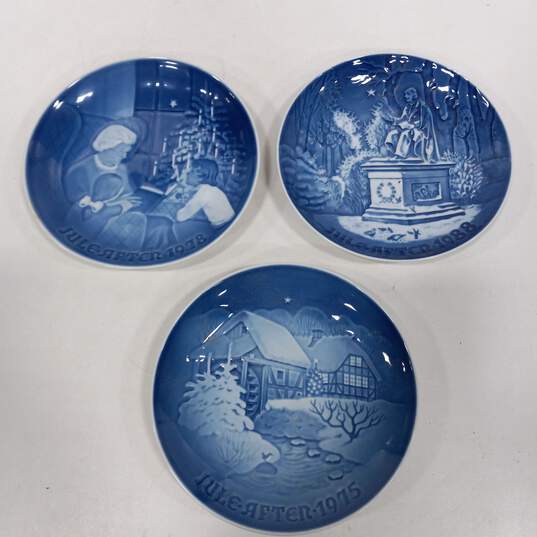 Bundle of 15 Blue & White Royal Copenhagen Plates image number 3