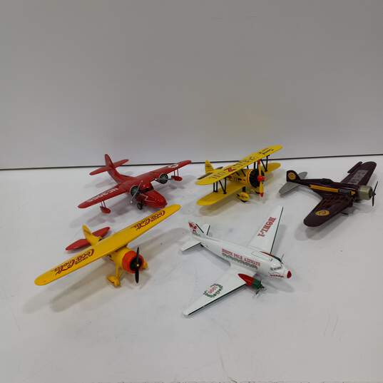 Bundle of 5 Assorted Die-Cast Model Airplanes Advertising image number 4