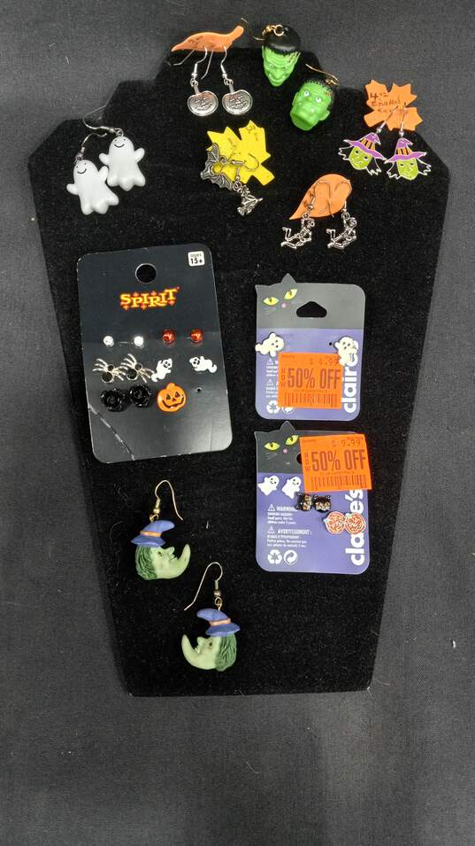 Set of Halloween Themed Costume Fashion Jewelry image number 2
