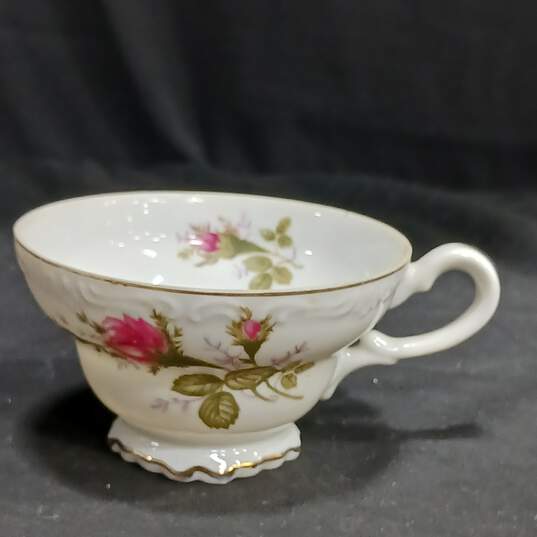 Bundle of Andrea Corona Teapot And Cup, And 4 Floral 39/6 Cups image number 4