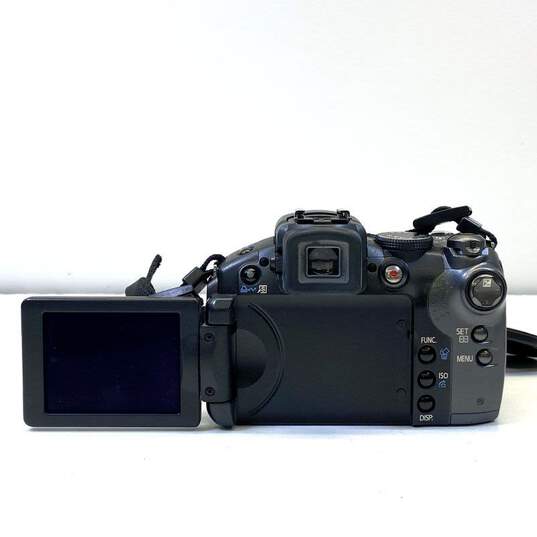 Canon PowerShot S5 IS 8.0MP Digital Bridge Camera image number 4