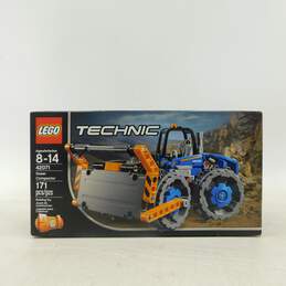 Sealed Lego Technic Dozer Compactor 42071
