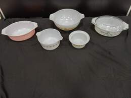 Lot of 5 Assorted Pyrex Mixing Bowls & Casserole Dishes