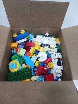 11.9lbs of Assorted Bulk Lego Pieces