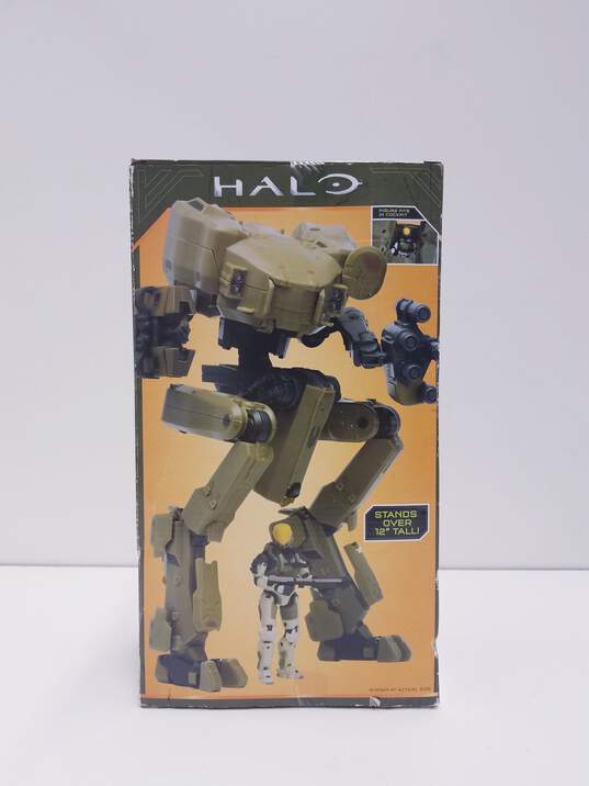 World of Halo Mantis With Spartan EVA Action Figure image number 2