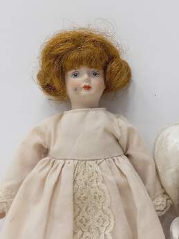 Bundle of 2 Assorted Vintage Mini Dolls alternative image