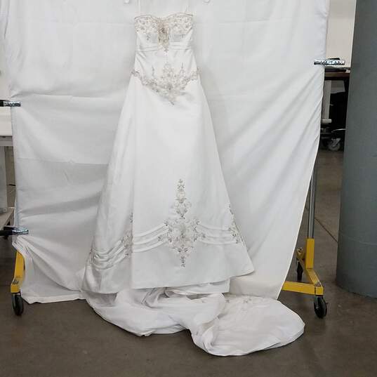 Private Collection Embroidered Beads Ball Gown Wedding Dress with Train and Boning  Size 8 Waist 24in Chest 31in image number 1