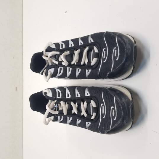 Nike Black/White Shoes Size 12C image number 5