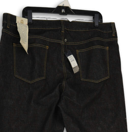 NWT Womens Black Denim Dark Wash Pockets Straight Leg Jeans Size 20/35 image number 4