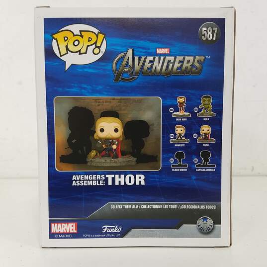 Funko Pop! Marvel Avengers Assemble: Thor #587 Deluxe image number 4