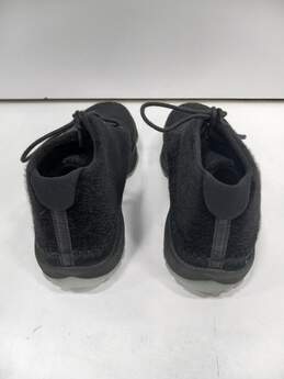 Women's Jordans Black Faux Fur Shoes Size 8.5 alternative image
