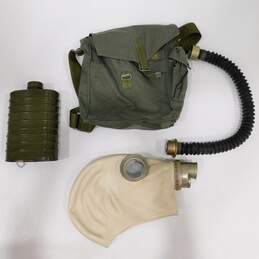 VINTAGE SOVIET RUSSIAN MILITARY  GAS MASK W/ EXT HOSE & FILTER W/ Bag