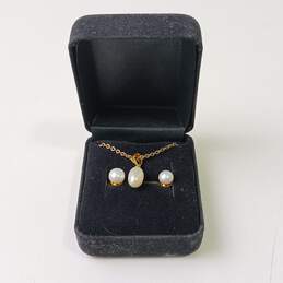 Dainty White Pearl w/ Gold Tone Accents Jewelry Set