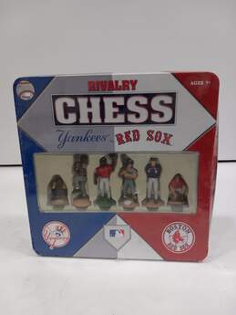 Rivalry Chess Set 2008 Yankees vs Red Sox original Tin Case