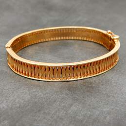 VNTG Trifari Gold Tone Cut Out Hinged Bangle Bracelet 19.6g
