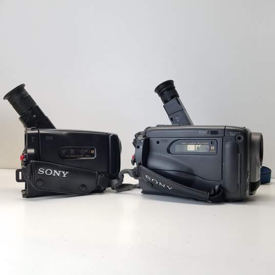 Set of 2 Handycam Video8 Camcorders FOR PARTS OR REPAIR image number 8