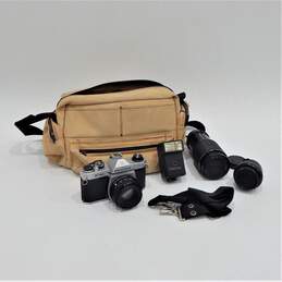 Pentax K1000 SLR 35mm Film Camera W/ Lenses Flash Manuals Case