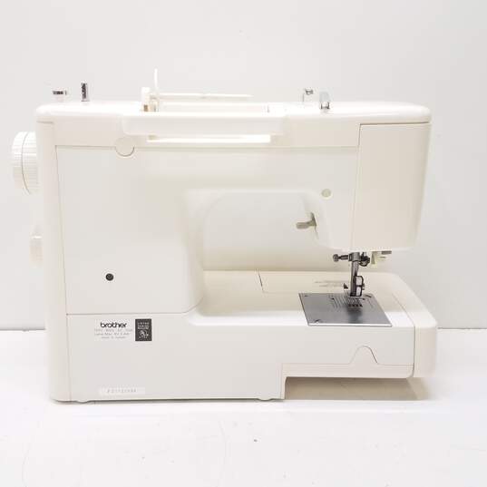 Brother Sewing Machine XL-2027 image number 3