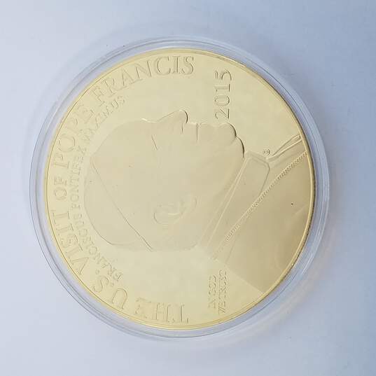 Gold Over Copper 2015 The US Visit Of Pope Francis Colossal Coin 119.5g image number 4