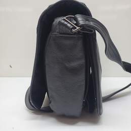 DeSantis Black Leather Gunhide Crossbody Bag Purse 12x9x2" alternative image