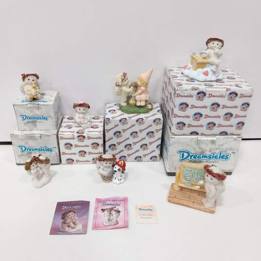 Bundle of Seven Assorted Dreamsicles Figurines image number 1