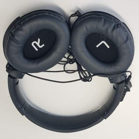 Bundle of 2 Assorted Headphones image number 5
