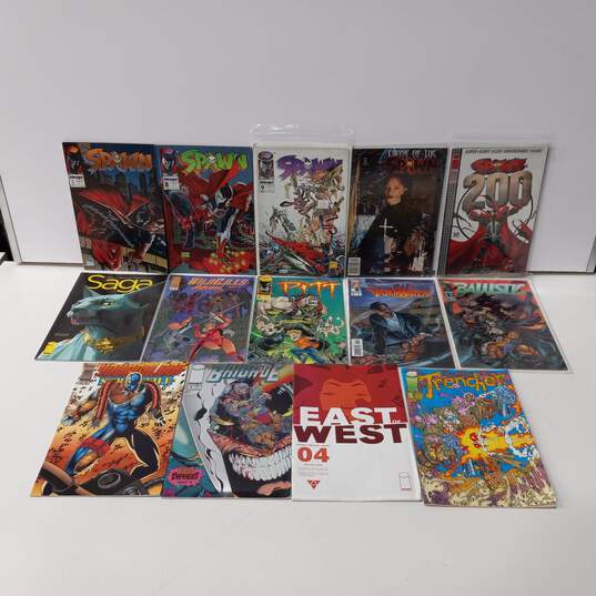 Bundle of Fourteen Assorted Comic Books image number 1