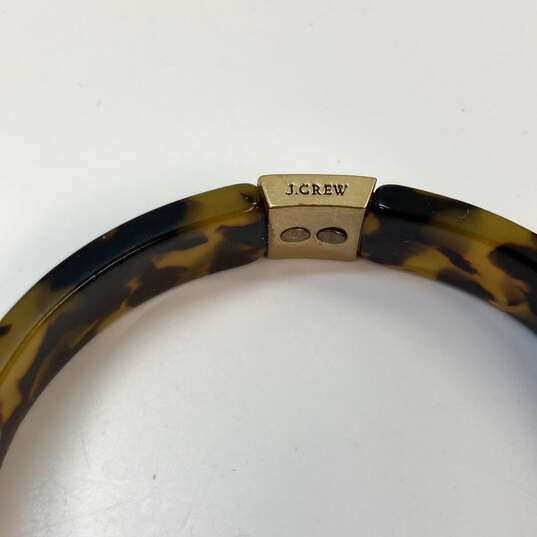Designer J. Crew Gold-Tone Tortoise Shell Clear Rhinestone Bangle Bracelet image number 4