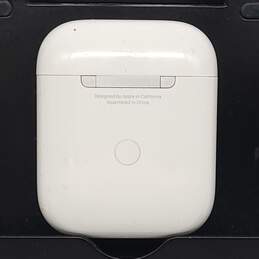 Pair of Apple AirPods 2nd Gen with Wireless Charging Case alternative image