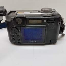 Sony Cyber-shot DSC-S75 3.3 MP Digital Camera 6X Zoom Silver alternative image